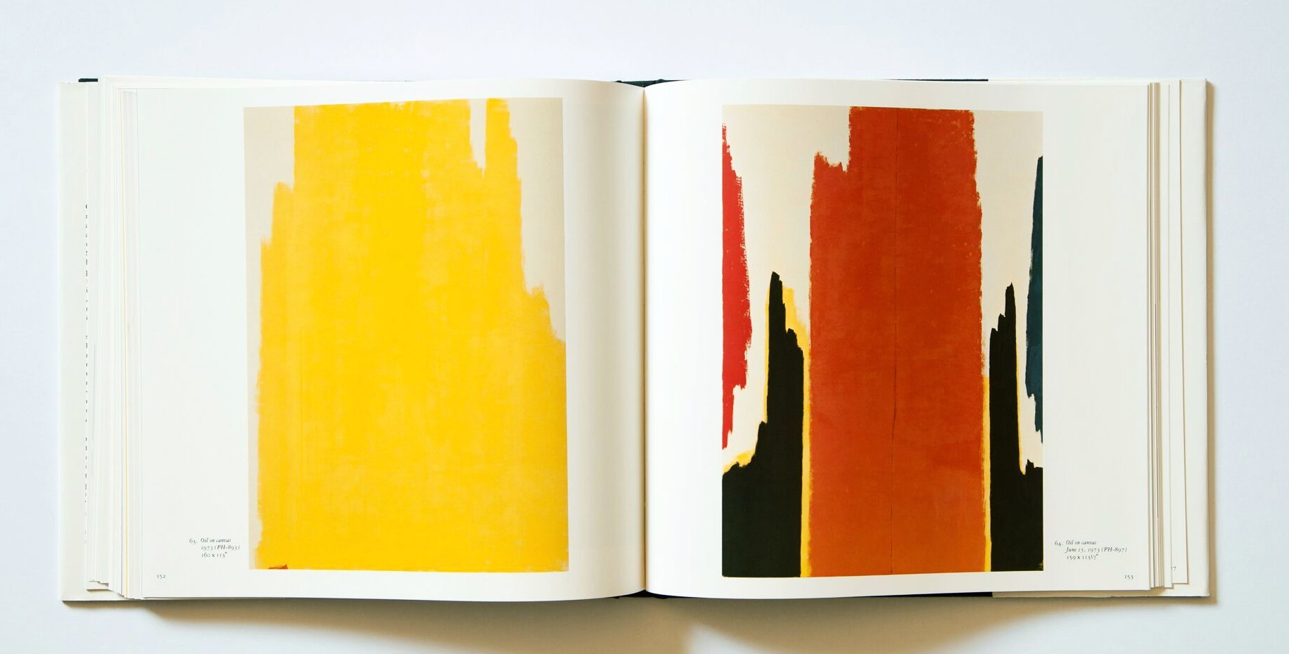 Pages 152-153 from ‘The Metropolitan Museum of Art Clyfford Still Catalog’ featuring PH-893 and PH-897.